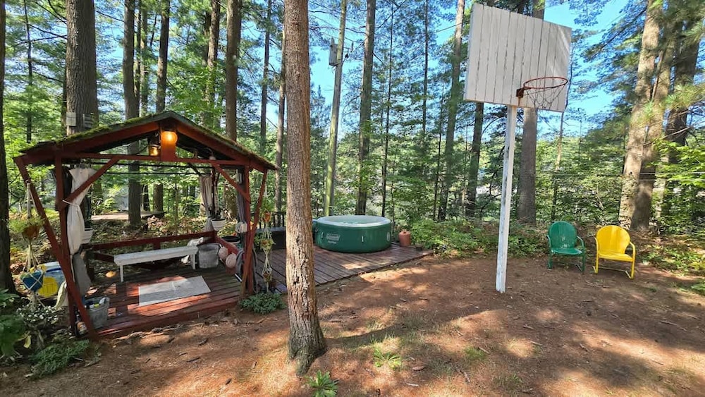 The Stabbin Cabin Grant Island w Boat Hottub Pet