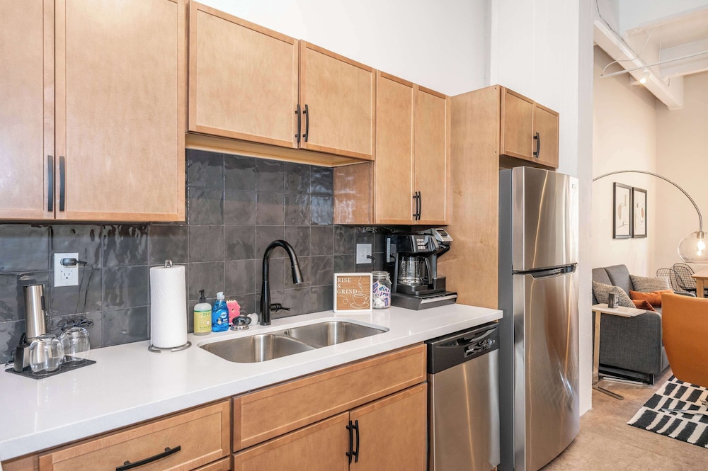 The 333 Suites For 24 Guests