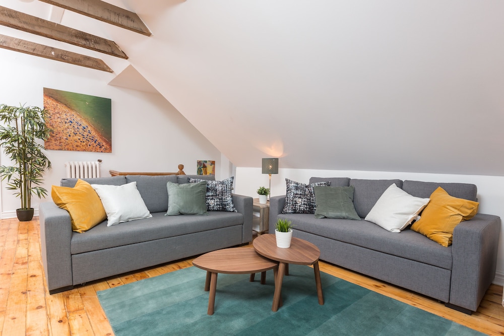 Applewood Suites - Palmerston Avenue