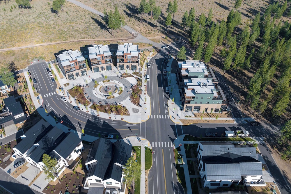 1115 Aerie Buyout 2 Units, Near Downtown Hot Tub + Mountain View