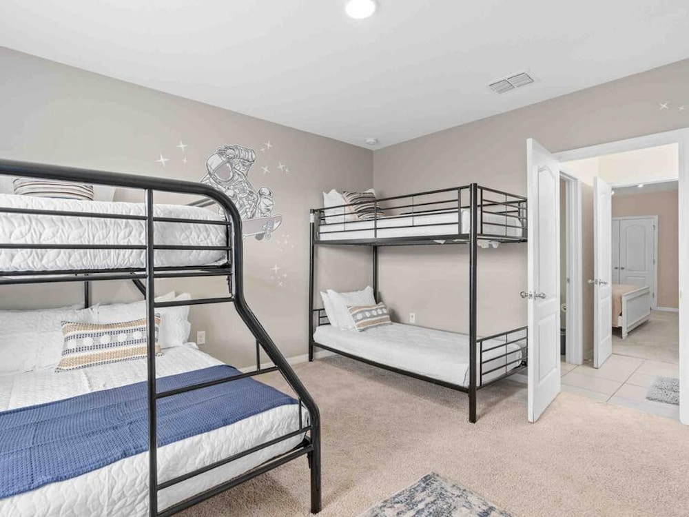 Super Comfy- 7BD 5 5BA Sleep s 22 w Amenities