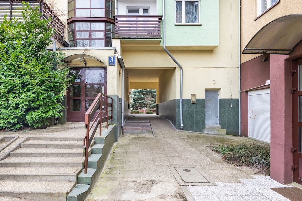 Plac Neptuna Apartments by Renters view 5