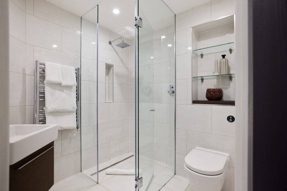 The Westbourne Park Place - Elegant 3bdr Flat