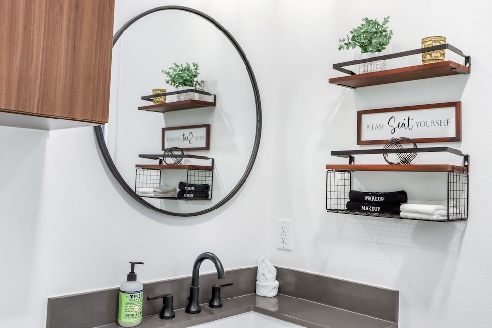 Modern Hill Country Condo for 4 w/ Resort Perks!