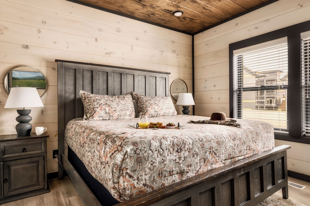 Pigeon Forge Large Cabins
