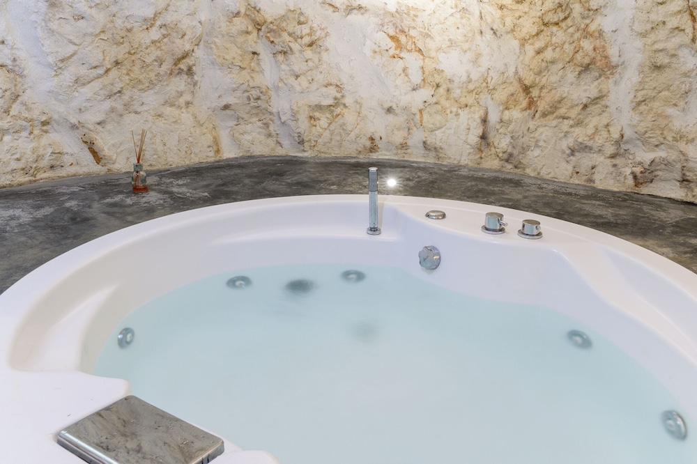 White Studio with Jacuzzi