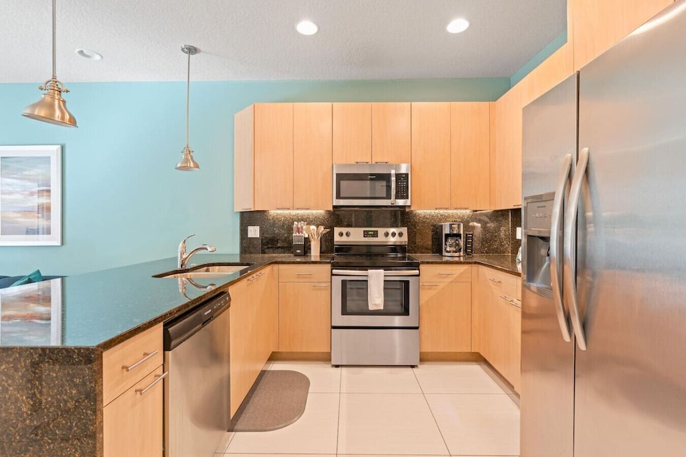 Amazing Family House w pvt Pool - 1605
