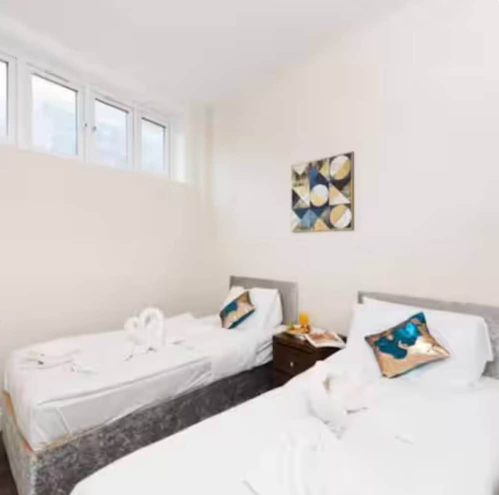 Bright & Lush 2 Bed Apartment