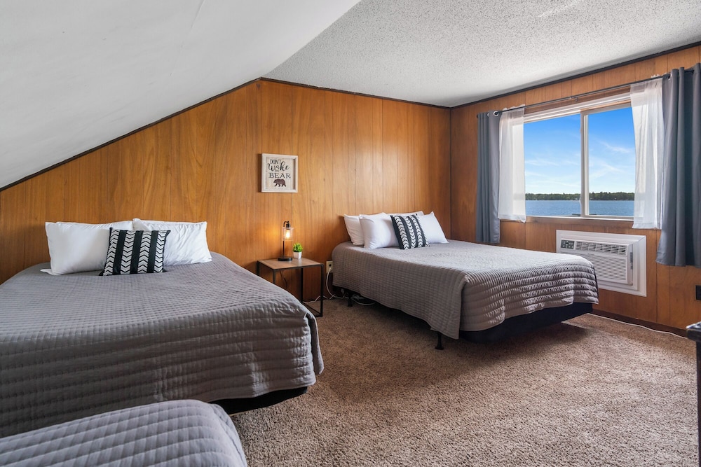 Fife Lake Lodge - Property Image 12
