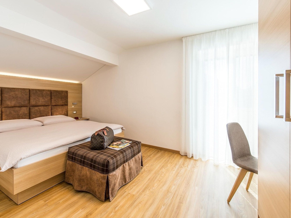 Apartment in Dorf Tirol Near Spronser Lakes view 2