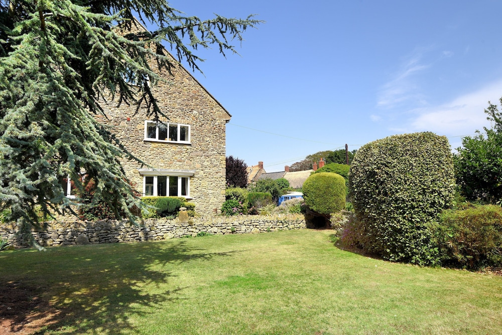 Manor Lodge