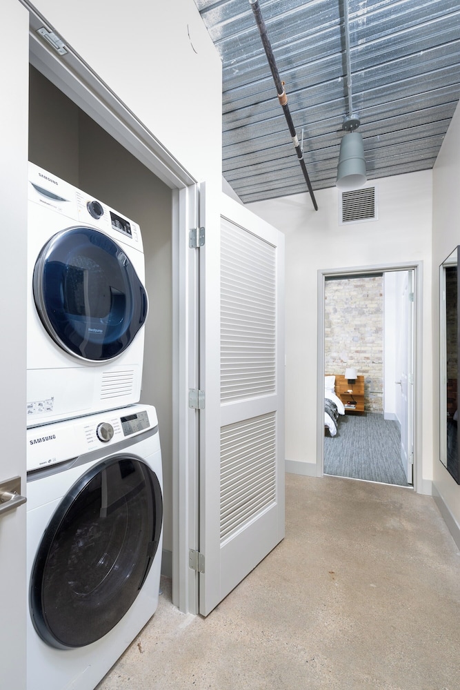 Brewery District Apartment Near Fiserv with Rooftop, Gym, and Parking