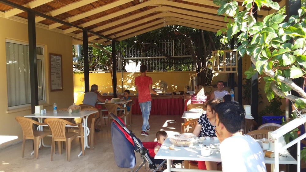 Caner Hotel