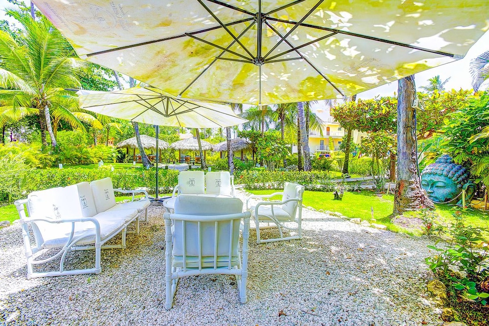 Los Corales Tropical Beach Resort & SPA
