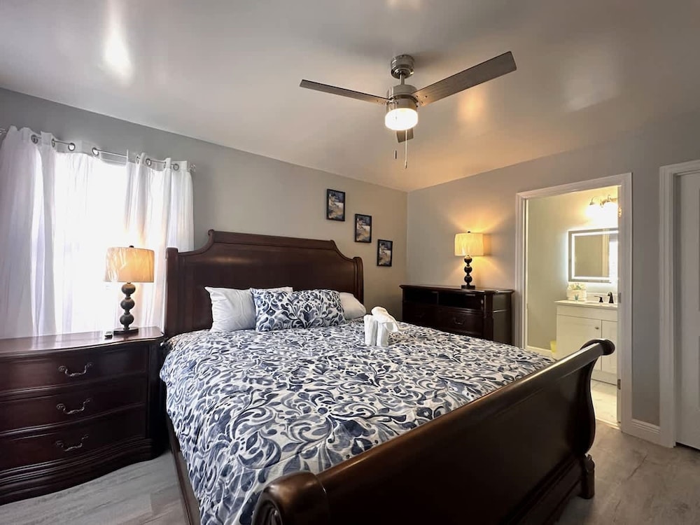Luxury Villa Near Disney 6 Bd Home With Private Pool and Resort