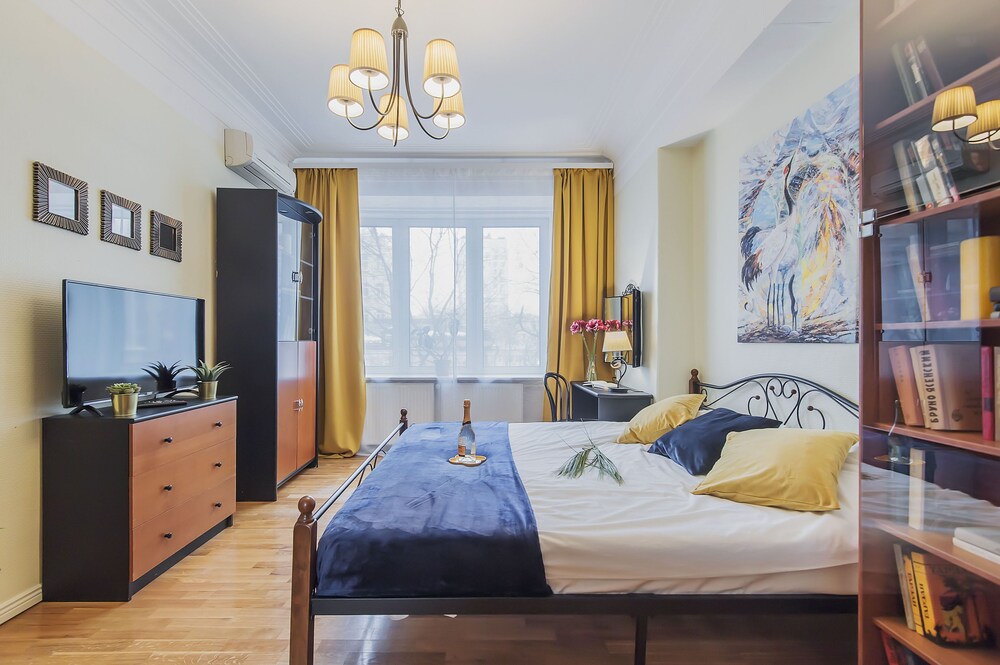 GM Apartment Staropimenovskiy 16