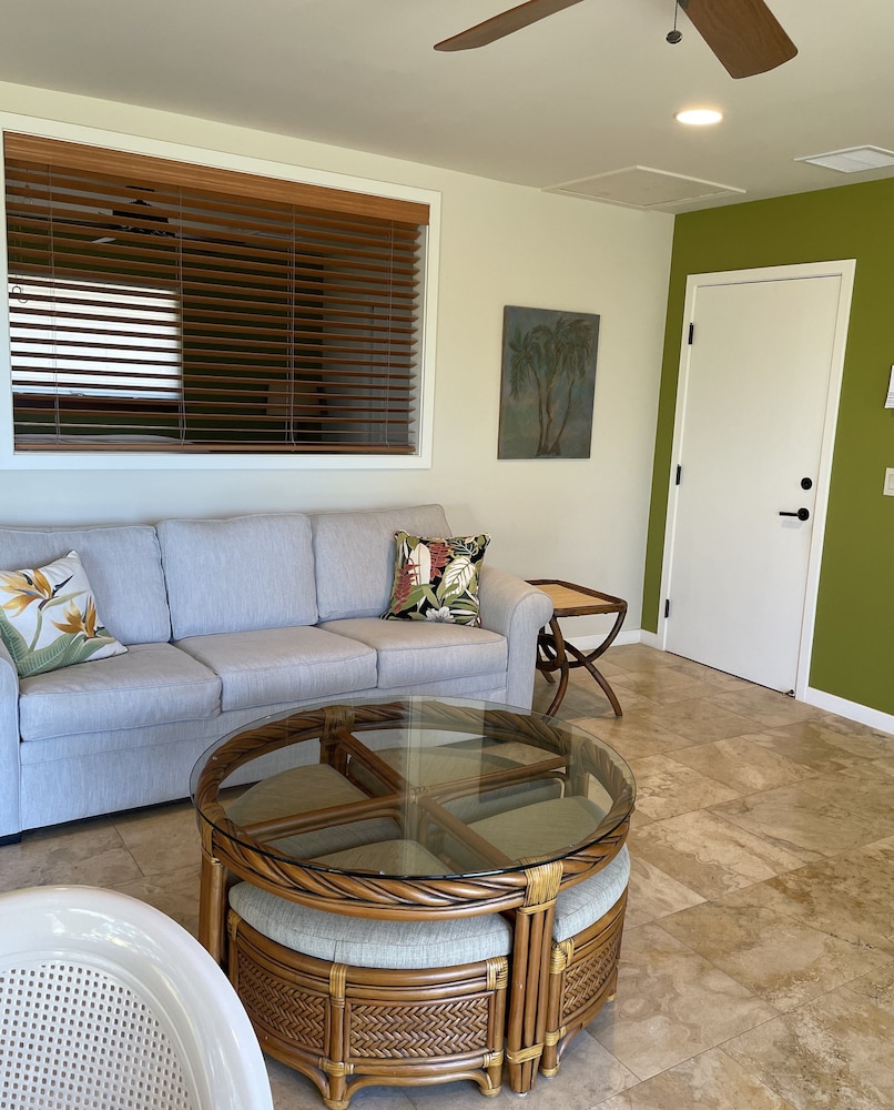 Kohala Estate Home 3 Bedroom Estate by RedAwning
