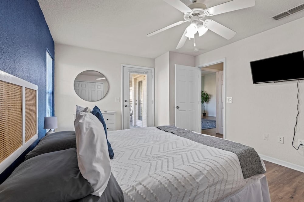 Jacksonville Vacations - Amazing Location Amazing Amenities - Property Image 1