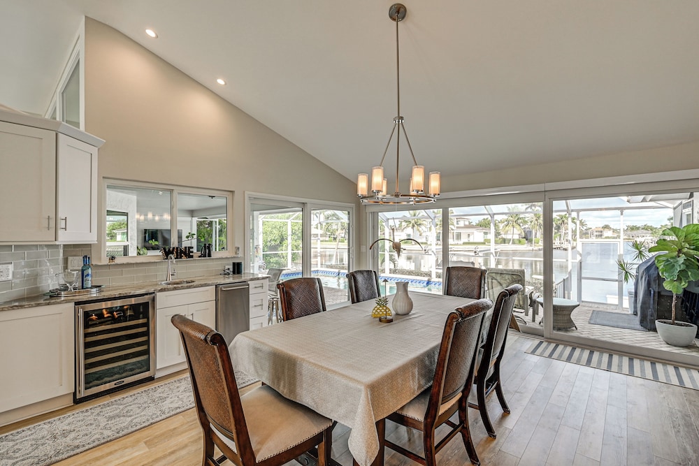 2 Mi to South Beach: Waterfront Home w/ Lanai!