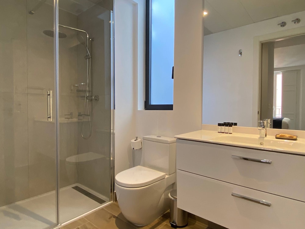 w Amazing 2BR With Terrace in Chueca