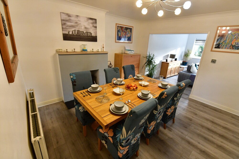 2Bd Garden Home - A Short Walk To Stonehenge