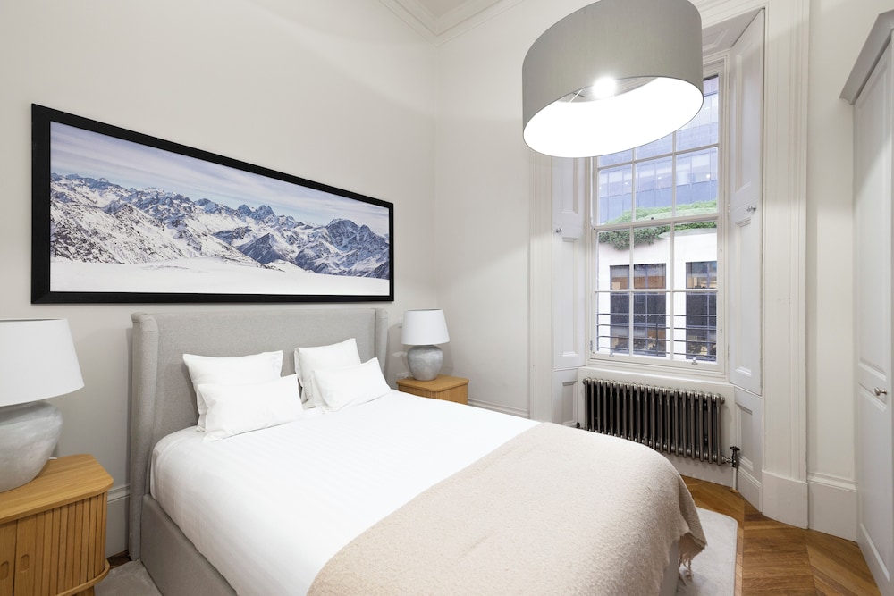 Modern studio in Edinburgh West End