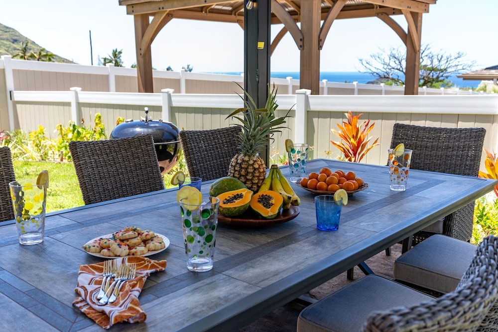@ML Ocean View, Golf, Gazebo and Bbq, we Have All!