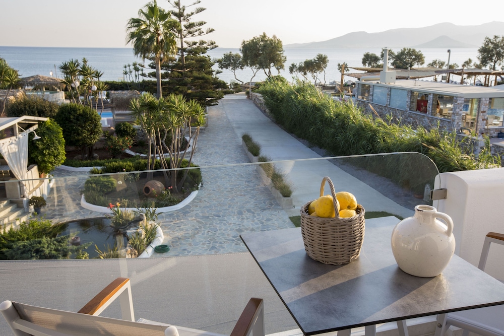 Athina Studios & Suites