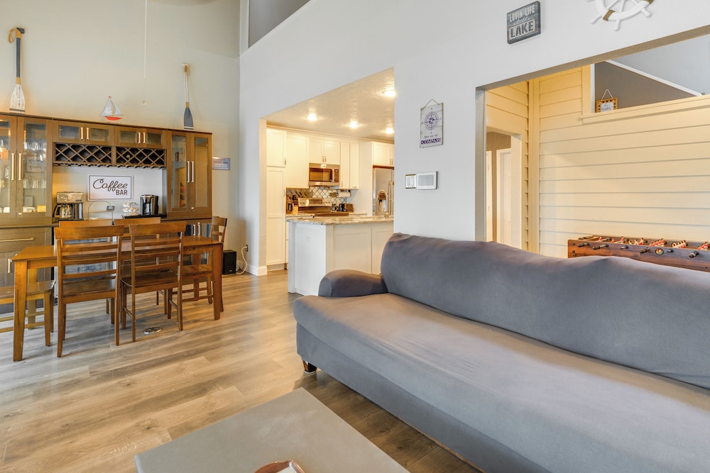 Boat & Fish: Gem w/ Water Views on Lake Livingston
