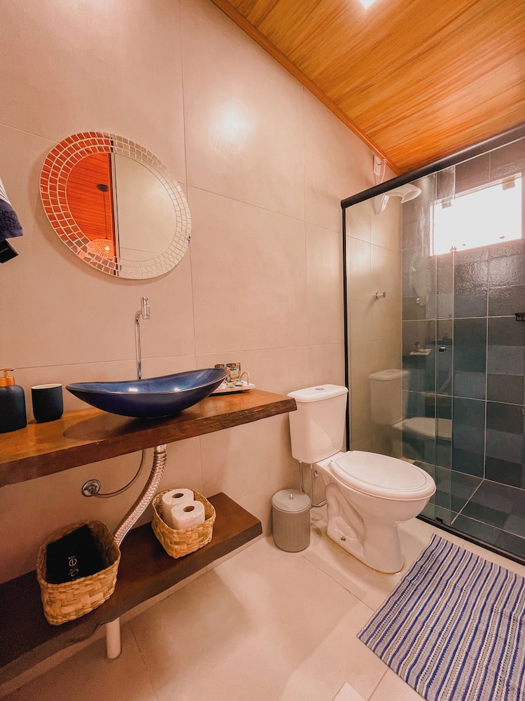 Shangri La Casas e Studios