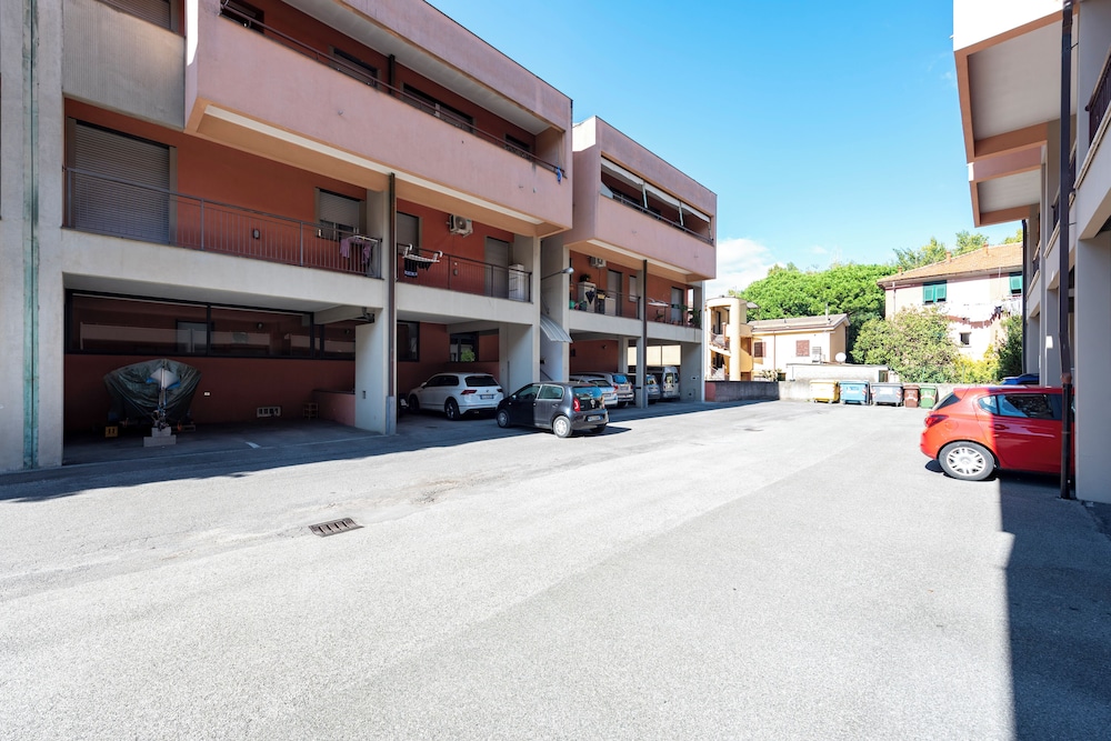 Charming 2-bed flat balcony & parking
