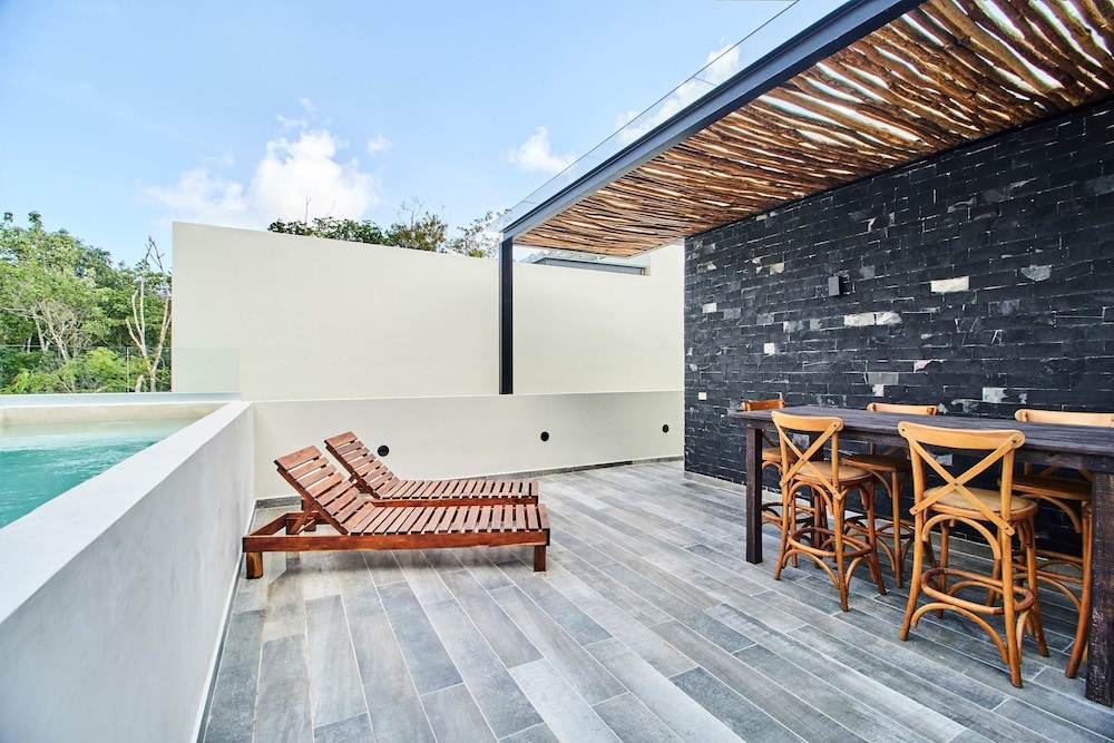 Modern Private Villa With Pools Terraces Sundeck
