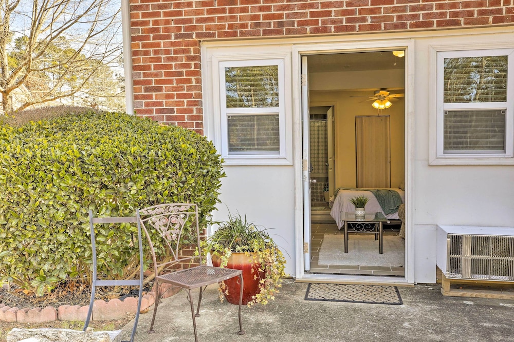 Updated Lithonia Cottage ~ 7 Mi to Stone Mtn! view 4