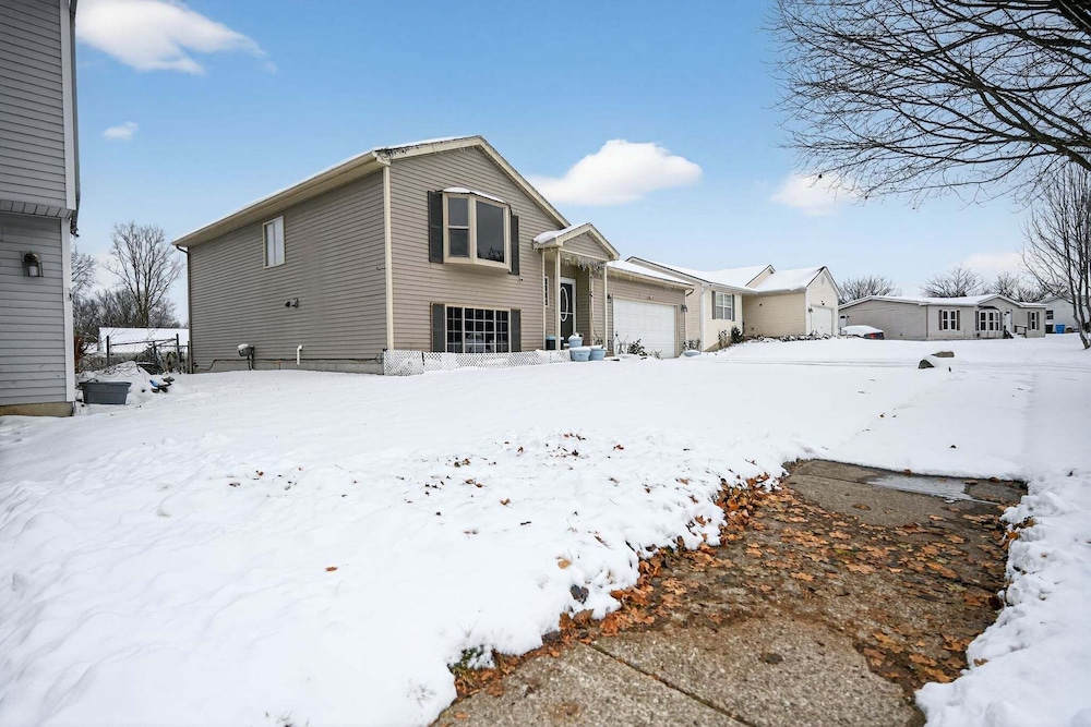 Bright 4br Near Msu & Downtown 4 Bedroom Home