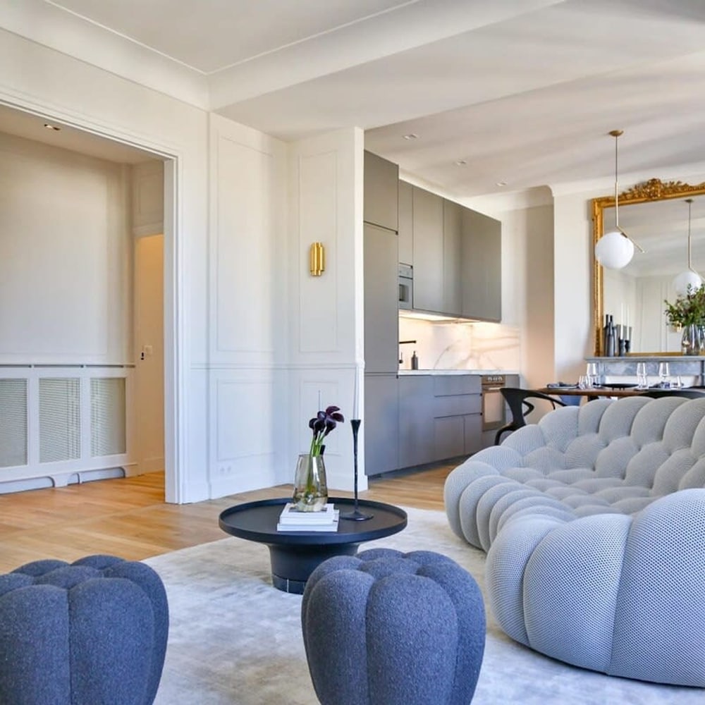 Design Passy Terrace 2 Bedroom Apt With Balcony in Paris