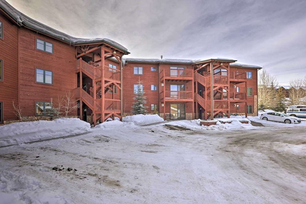 Mountainside Grand Lake Condo w/ Patio!