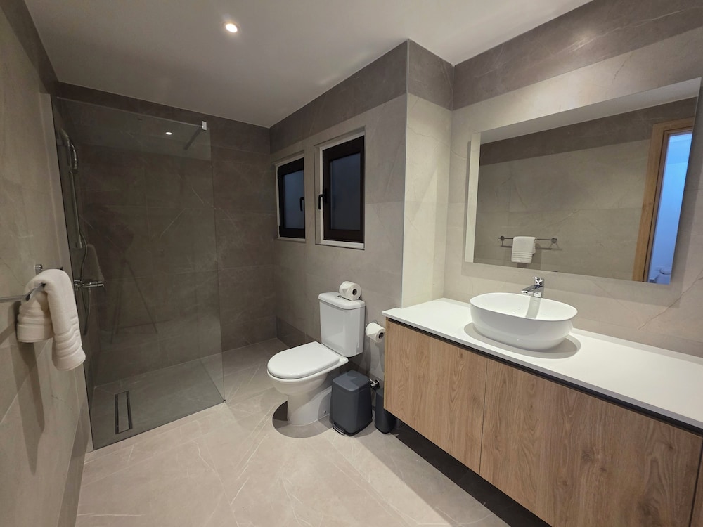 Two-Bedroom Suites by Kentrikon 1924 Boutique Hotel, Old Town