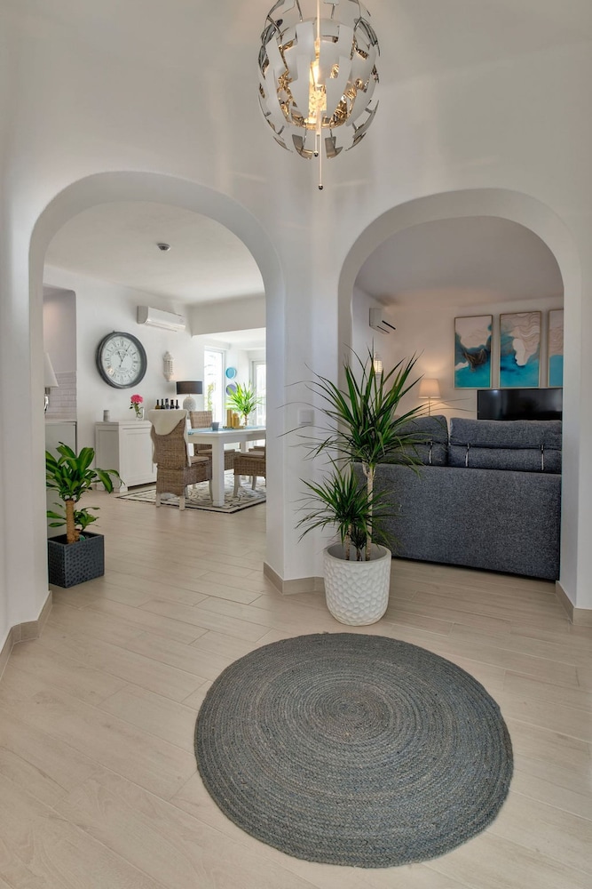 66 ADM Clara Beautifully Renovated Villa