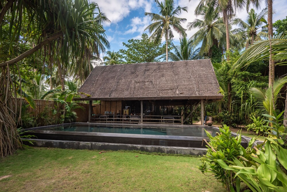 Siargao Inn Beach Resort