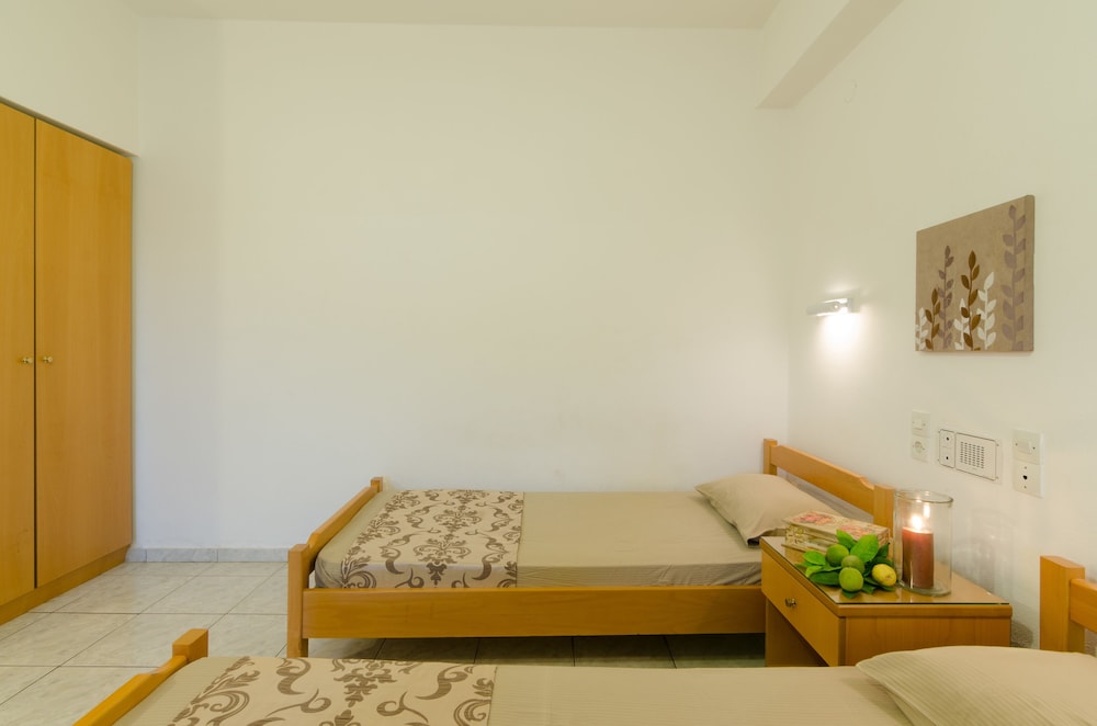 Aglaia Apartments & Studios