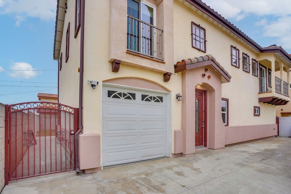 Explore the OC Coast! Midway City Home w/ Yard