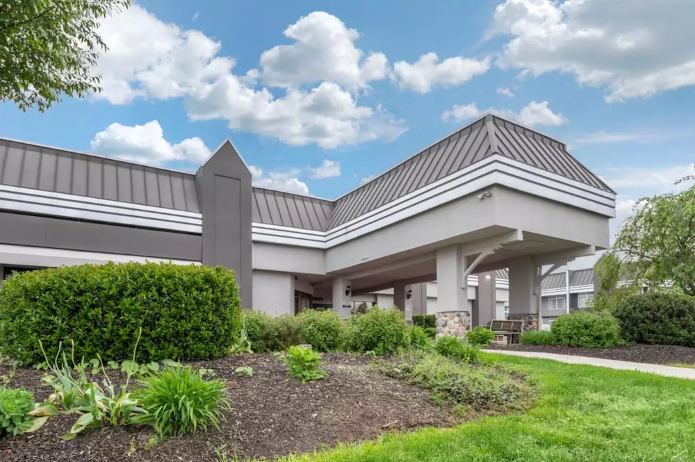 Charming Ensuite Rooms in NEW CUMBERLAND view 2