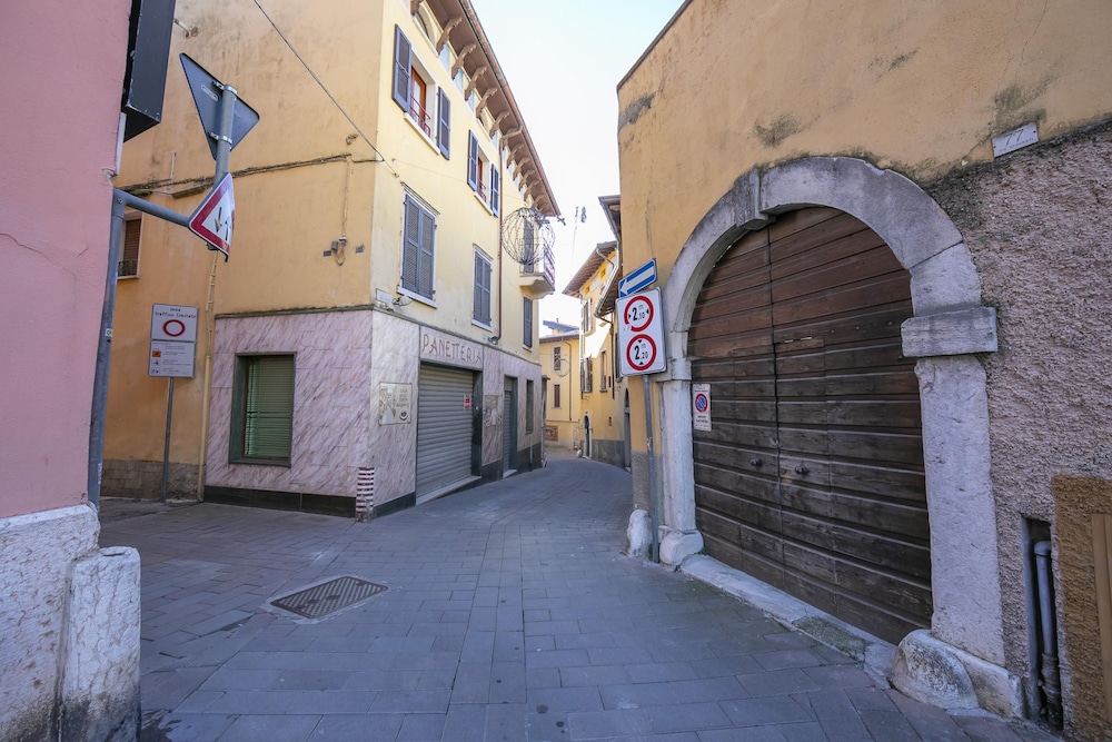 Sergio Il Gufo - Orange in Historic Cente view 2