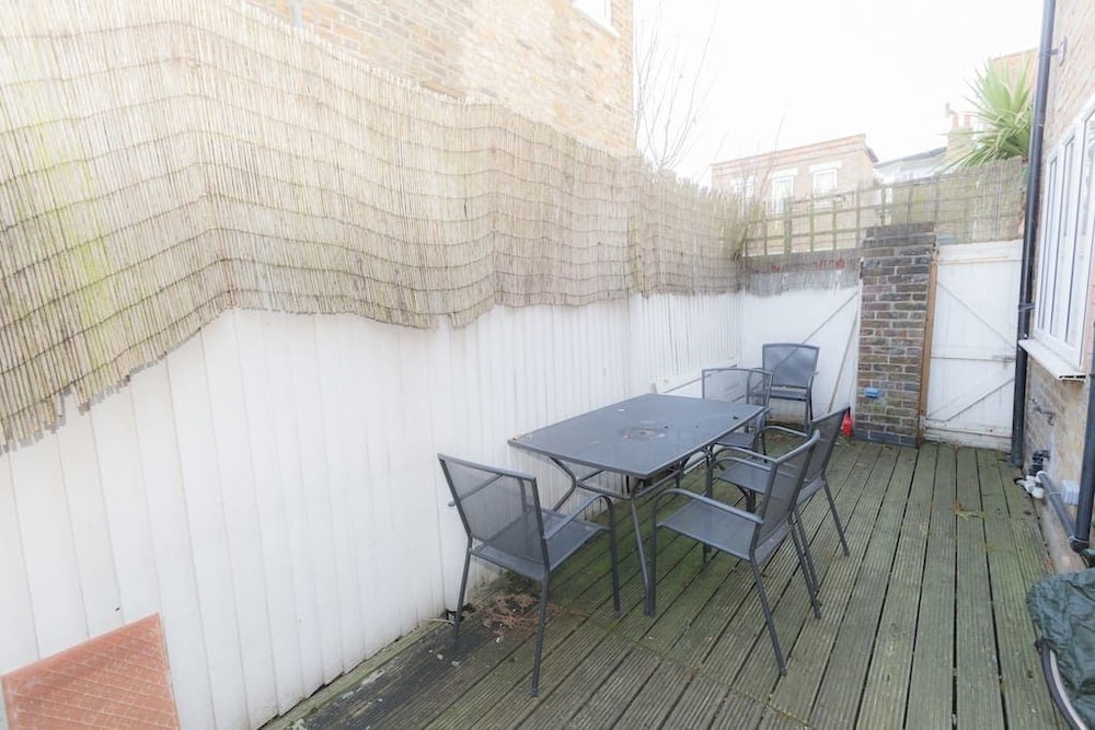 outdoor bbq area