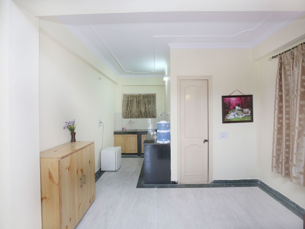 OYO 14084 Home Hill View Studio Barog - Property Image 10