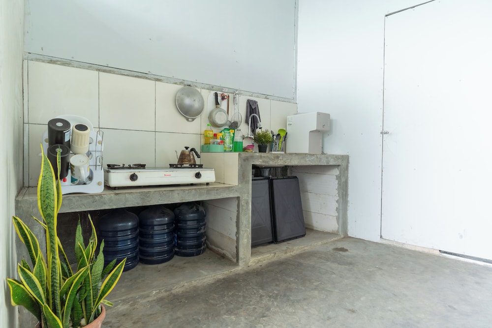 ELBA Guesthouse Near UNNES by ARBA