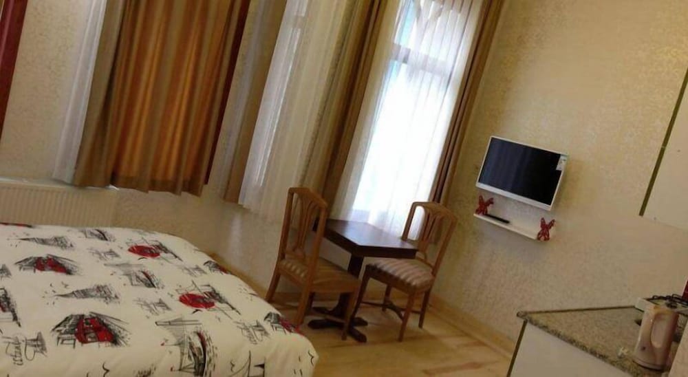 Taksimparis Apartments