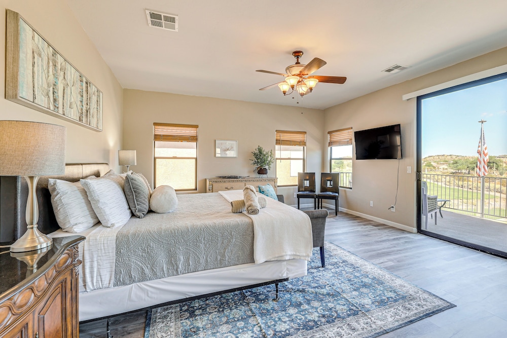 Gold Canyon Golfer's Getaway w/ Scenic Views!