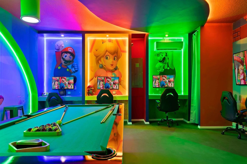 Luxurious Windsor Cay Villa Private Pool, Epic Game Room & Minutes to Disney!