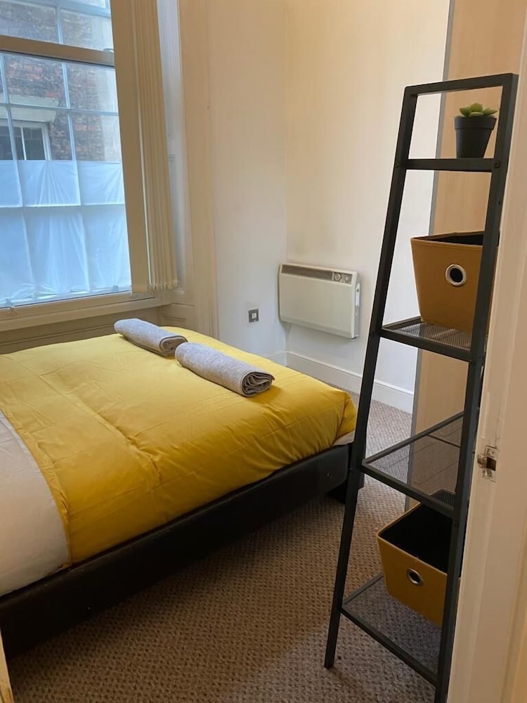 City centre - 1 bedroom apartment view 5